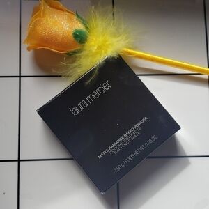 LAURA Mercier matte radiance  baked powder.